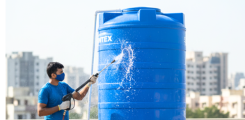 Water tank cleaning service